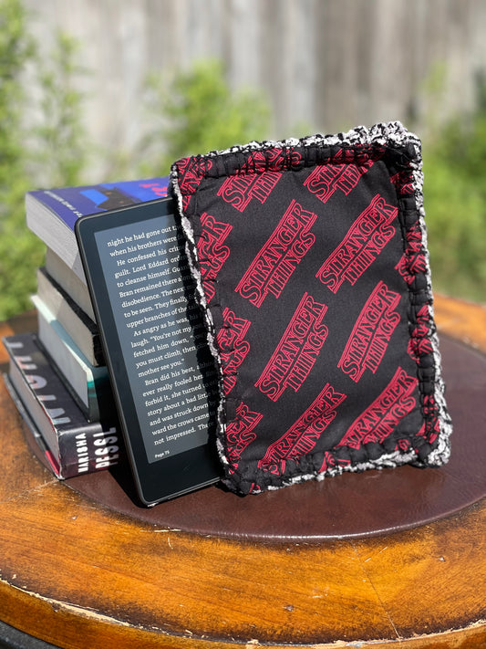 Upside Down Crochet Kindle Case (Made to Order)